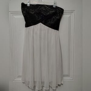 Charlotte Russe Black and White Strapless Chiffon Midi Dress